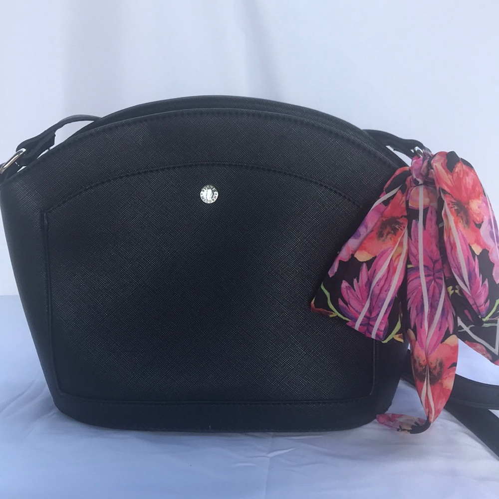 Steve MaddenBlack Crossbody Bag with Pink Floral Scarf